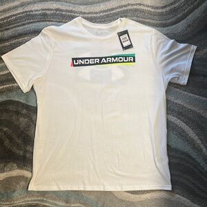 Under Armour White Tee with Multicolor Logo Loose Fit XXL